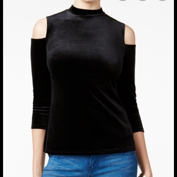 Guess Tops - NWOT Guess Erika Velvet Cold Shoulder Top